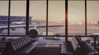 Celebrity off-duty airport looks influencing casual fashion